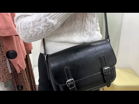 ❤️ Melancap awam perempuan jalang FeralBerry dengan dildo di dalam bilik pemasangan Video seks pada ms.quizfarmature.ru