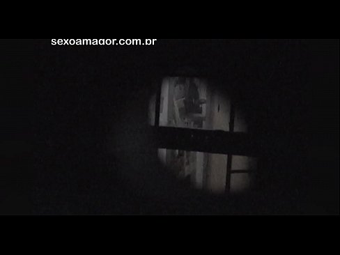 ❤️ Blondie dirakam video secara rahsia oleh intip kawasan kejiranan yang tersembunyi di sebalik batu bata kosong Video seks pada ms.quizfarmature.ru